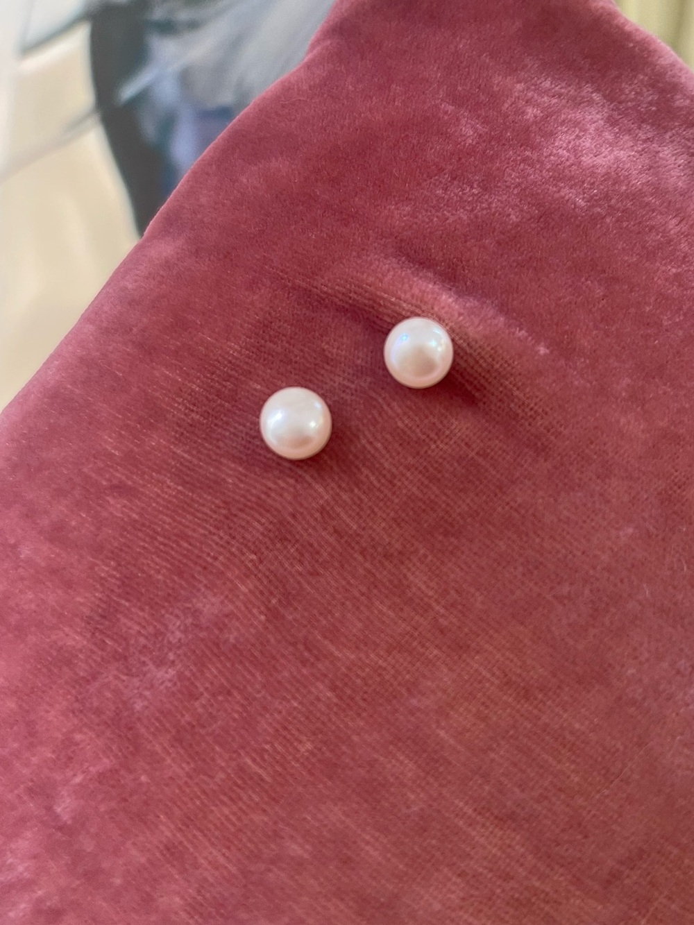 Freshwater Pearl Stud Earrings - Picture 4 of 12